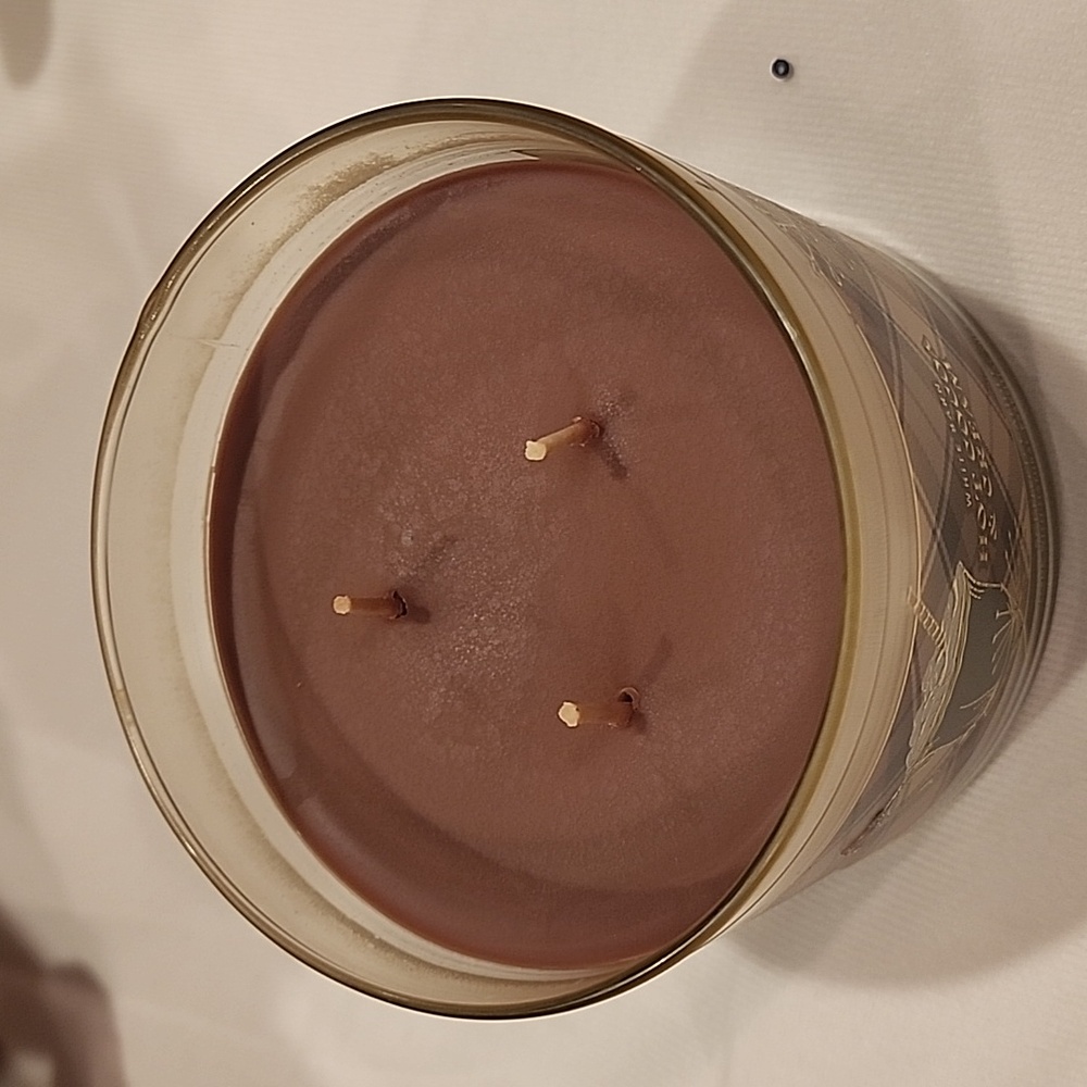 NWT Bath and Body Works Hot Cocao and Cream three wick candle - Picture 2 of 3